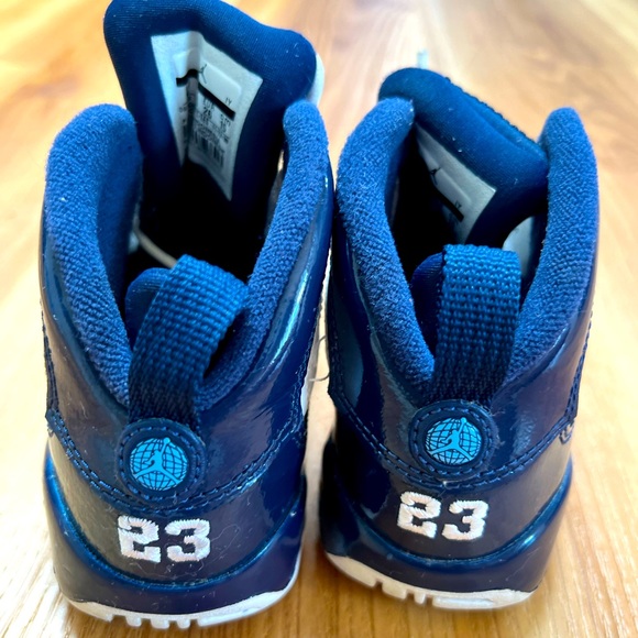 Air Jordan 9 Retro UNC - Picture 2 of 3